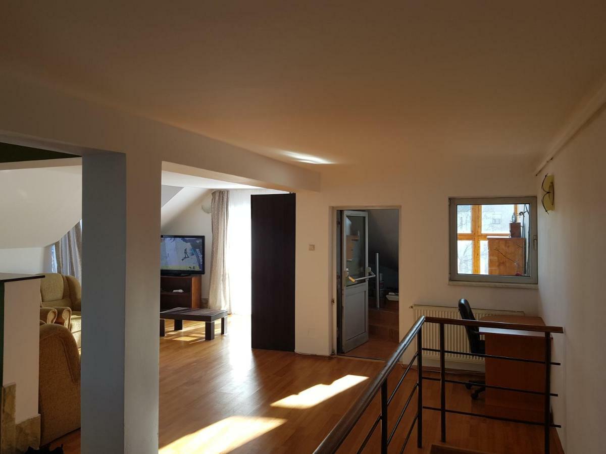 קלוז'-נאפוקה Penthouse Apartament 2 Floors, 2 Bedroom , 2 Bath, 120 Sqm , Inside Yard Parking מראה חיצוני תמונה